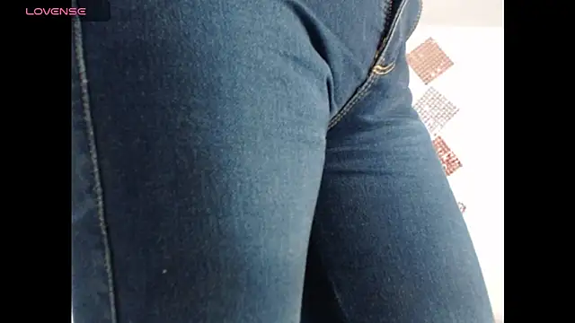 Snapshot of jatzibe_hot_93 chatting on January 15, 2026, 2:53 pm jatzibe hot 93 online show from January 15, 2026, 2:53 pm