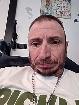 Mrluckstick online show from November 1, 2025, 8:41 am