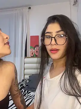 Snapshot of Sweet_and_Rous0 chatting on September 14, 2025, 4:13 am Sweet and Rous0 online show from September 14, 2025, 4:13 am