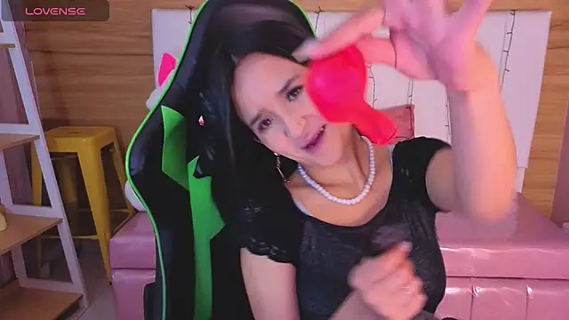 Snapshot of bella_vibess_s chatting on February 24, 2026, 12:39 pm bella vibess s online show from February 24, 2026, 12:39 pm