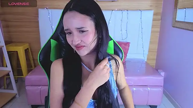 Snapshot of bella_vibess_s chatting on February 25, 2026, 12:38 pm bella vibess s online show from February 25, 2026, 12:38 pm