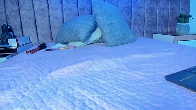 Ambeer fox  online show from March 13, 2026, 12:54 pm