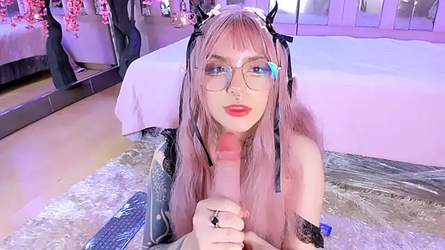 BizzyNoar online show from September 29, 2025, 11:32 pm