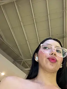 Snapshot of Min_junn chatting on October 11, 2025, 2:23 am Min junn online show from October 11, 2025, 2:23 am