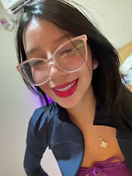 Snapshot of Min_junn chatting on October 7, 2025, 2:12 am Min junn online show from October 7, 2025, 2:12 am