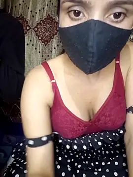 wow couple online show from October 26, 2025, 1:33 pm