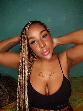 Queen Amara online show from October 27, 2025, 2:45 am