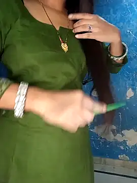 Snapshot of Komal-Rajput chatting on November 15, 2025, 6:28 am Komal-Rajput online show from November 15, 2025, 6:28 am