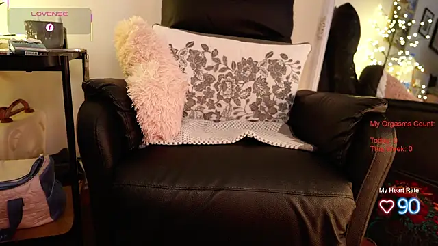 GingerAleMILF online show from April 20, 2026, 7:00 am