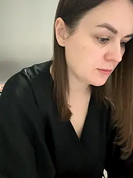 Risky-Flower online show from November 5, 2025, 6:55 pm