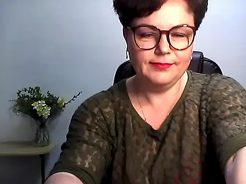 EllaLove2277 online show from April 13, 2026, 11:58 am