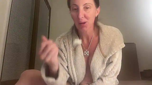 Snapshot of NurseStephania chatting on October 5, 2025, 4:25 am NurseStephania online show from October 5, 2025, 4:25 am