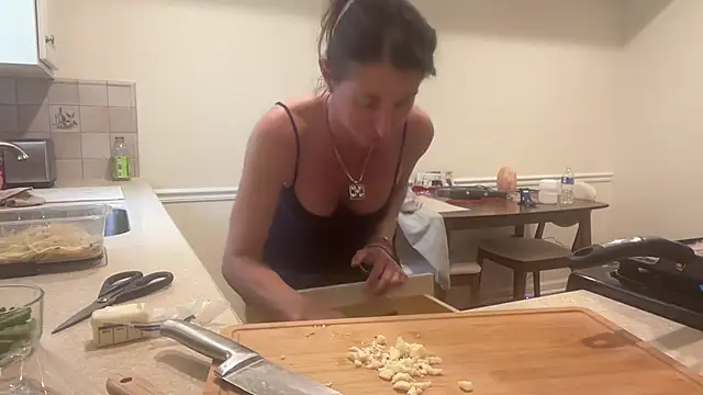 Snapshot of NurseStephania chatting on September 29, 2025, 8:14 pm NurseStephania online show from September 29, 2025, 8:14 pm