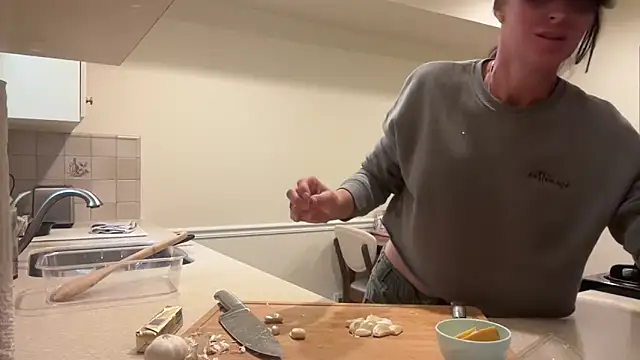 Snapshot of NurseStephania chatting on September 27, 2025, 9:54 pm NurseStephania online show from September 27, 2025, 9:54 pm