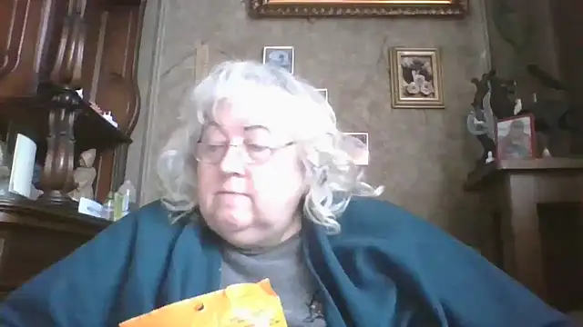 Snapshot of Lala-Love56 chatting on December 21, 2025, 10:28 am Lala-Love56 online show from December 21, 2025, 10:28 am