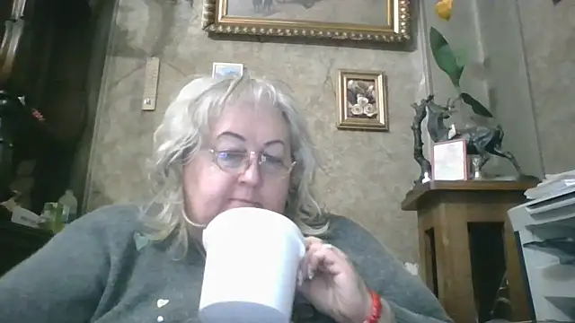 Snapshot of Lala-Love56 chatting on November 18, 2025, 6:44 pm Lala-Love56 online show from November 18, 2025, 6:44 pm