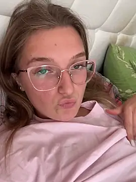 Snapshot of Bellatrisssaa chatting on September 21, 2025, 9:58 am Bellatrisssaa online show from September 21, 2025, 9:58 am