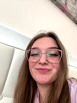 Snapshot of Bellatrisssaa chatting on December 18, 2025, 11:58 am Bellatrisssaa online show from December 18, 2025, 11:58 am