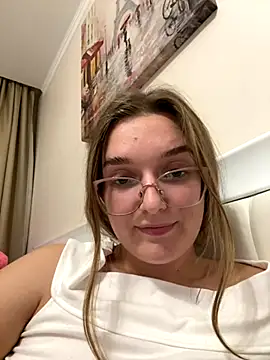 Snapshot of Bellatrisssaa chatting on December 3, 2025, 3:33 pm Bellatrisssaa online show from December 3, 2025, 3:33 pm