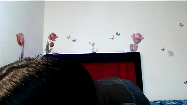 Valeryxs online show from April 14, 2026, 1:05 pm