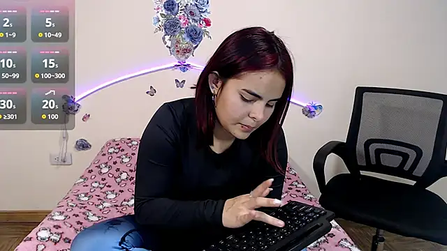 Snapshot of Valeryxs chatting on November 18, 2025, 8:34 pm Valeryxs online show from November 18, 2025, 8:34 pm