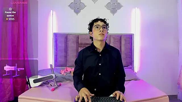 0anonimo bottom1 online show from October 2, 2025, 12:41 pm