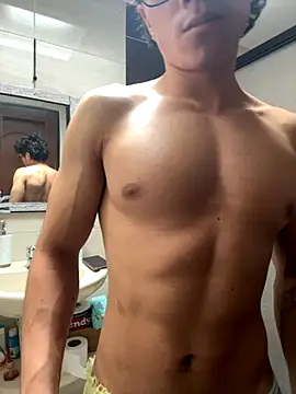 0anonimo bottom1 online show from September 10, 2025, 7:57 pm