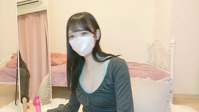 roachan  online show from February 4, 2026, 11:27 am