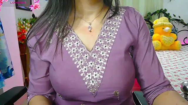 Snapshot of WildDimpi_0 chatting on October 19, 2025, 10:56 pm WildDimpi 0 online show from October 19, 2025, 10:56 pm