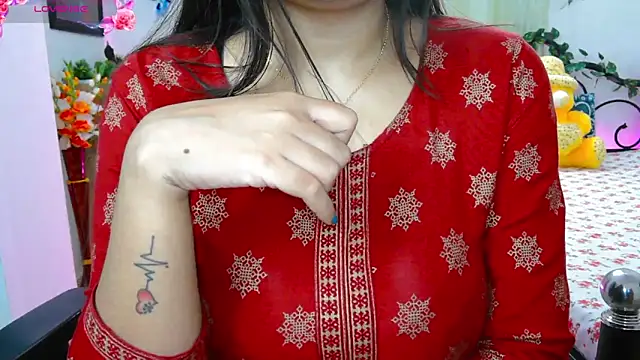 Snapshot of WildDimpi_0 chatting on October 6, 2025, 11:33 am WildDimpi 0 online show from October 6, 2025, 11:33 am