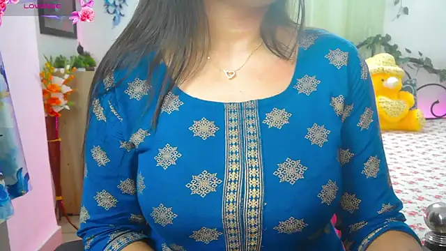 Snapshot of WildDimpi_0 chatting on October 3, 2025, 10:44 pm WildDimpi 0 online show from October 3, 2025, 10:44 pm