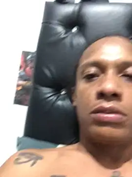 Snapshot of elpeluchenegroxxx3 chatting on March 2, 2026, 2:23 am elpeluchenegroxxx3 online show from March 2, 2026, 2:23 am