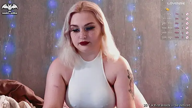 Snapshot of Wounded_Goddess_ chatting on July 4, 2026, 4:11 pm Wounded Goddess online show from July 4, 2026, 4:11 pm