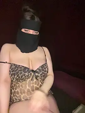 Snapshot of RooVaaN-Xx chatting on October 3, 2025, 4:36 am RooVaaN-Xx online show from October 3, 2025, 4:36 am