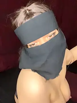 Snapshot of RooVaaN-Xx chatting on September 17, 2025, 9:44 am RooVaaN-Xx online show from September 17, 2025, 9:44 am