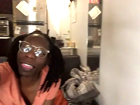 littyleesh1 online show from January 8, 2026, 12:00 pm