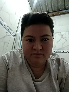 Snapshot of Noha_Whiitee chatting on November 18, 2025, 3:32 am Noha Whiitee online show from November 18, 2025, 3:32 am