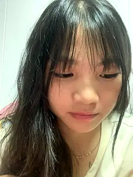 Snapshot of Emlyly-18 chatting on September 25, 2025, 3:40 pm Emlyly-18 online show from September 25, 2025, 3:40 pm