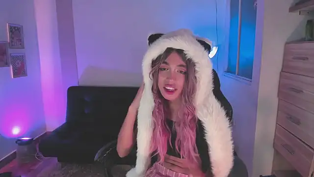 Nikkita Dragon online show from November 28, 2025, 2:23 am