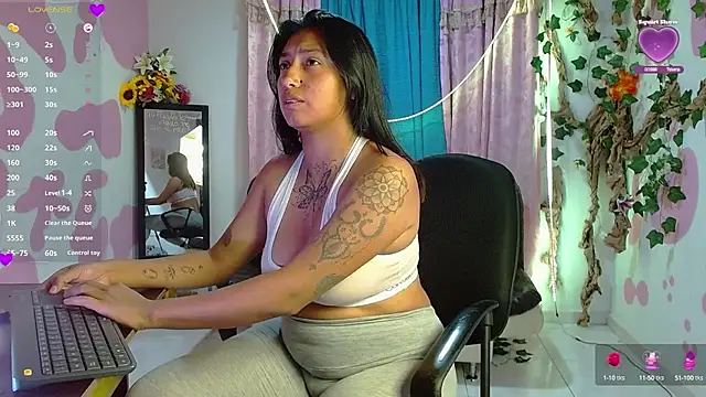 Snapshot of koko_dam chatting on September 25, 2025, 3:34 am koko dam online show from September 25, 2025, 3:34 am