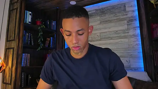 Snapshot of B_Wild chatting on March 5, 2026, 3:36 am B Wild online show from March 5, 2026, 3:36 am