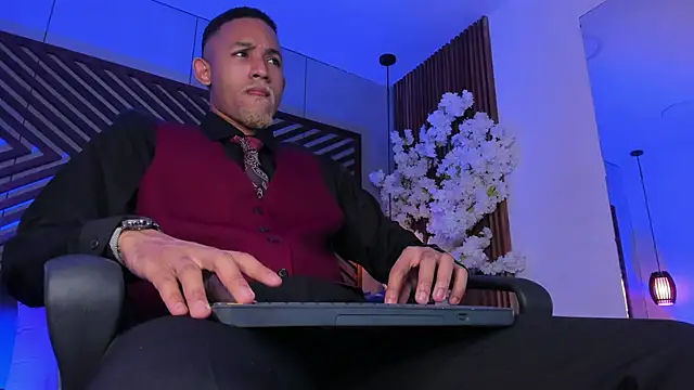 B Wild online show from December 17, 2025, 3:55 am