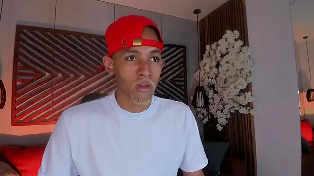 B Wild online show from September 19, 2025, 3:32 am