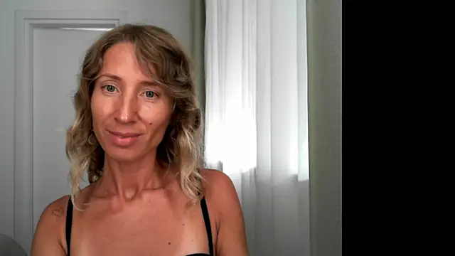 Snapshot of Paevoa chatting on September 23, 2025, 12:56 pm Paevoa online show from September 23, 2025, 12:56 pm