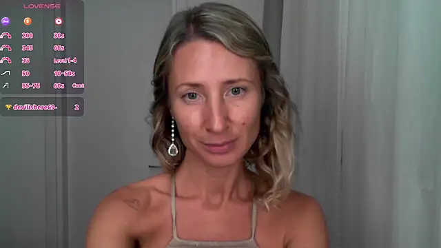 Paevoa online show from November 11, 2025, 3:18 pm