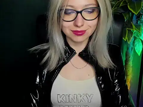 Snapshot of loveHeidi chatting on September 29, 2025, 6:20 am loveHeidi online show from September 29, 2025, 6:20 am