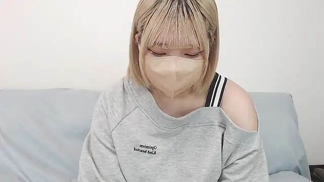 ShionLove online show from October 16, 2025, 10:34 am