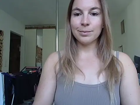 Snapshot of story_of_sarah chatting on September 15, 2025, 8:15 am story of sarah online show from September 15, 2025, 8:15 am