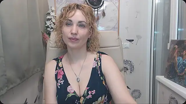 Snapshot of KatrinAlluring chatting on October 14, 2025, 4:24 am KatrinAlluring online show from October 14, 2025, 4:24 am