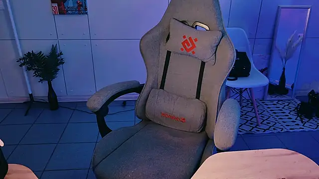 Yoka paradoXXX online show from April 12, 2026, 10:18 am